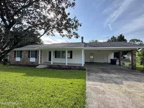 13 Shadow Ln, Natchez, MS 39120