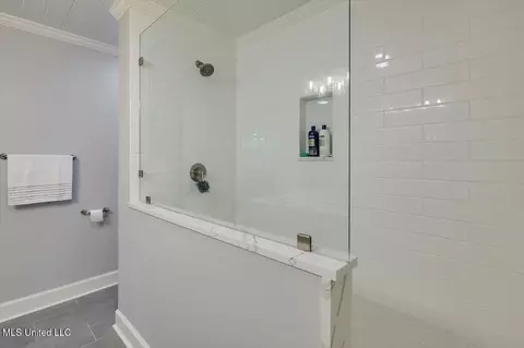 Bath - 1844 Eastover Dr, Jackson, MS 39211 photo 3 of 7