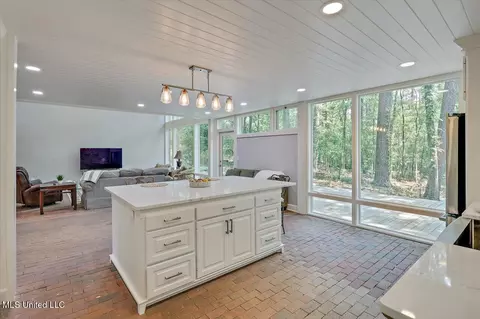 Kitchen - 1844 Eastover Dr, Jackson, MS 39211 photo 4 of 4