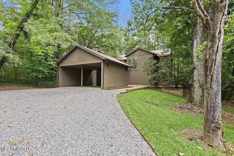 Exterior - 1844 Eastover Dr, Jackson, MS 39211 photo 7 of 12