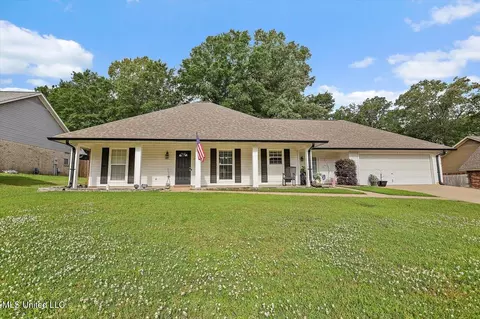 19 Lamplighter Rd, Pearl, MS 39208
