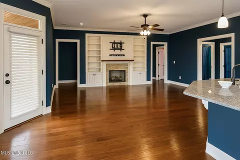 4638 S Balterson Loop, Olive Branch, MS 38654 photo 2