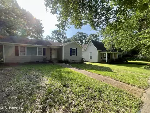 502 Montgomery St, Winona, MS 38967