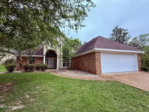 Exterior - 265 Greensview Dr, Brandon, MS 39047 photo 2 of 9