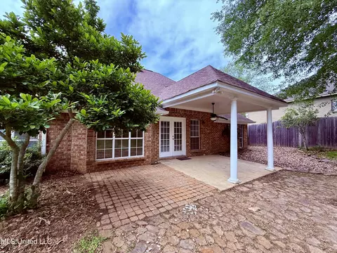 Exterior - 265 Greensview Dr, Brandon, MS 39047 photo 5 of 9