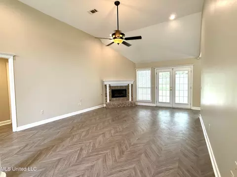 Living - 265 Greensview Dr, Brandon, MS 39047 photo 1 of 3