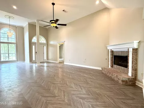 Living - 265 Greensview Dr, Brandon, MS 39047 photo 3 of 3