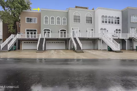 80 E Beach St #4, Gulfport, MS 39507