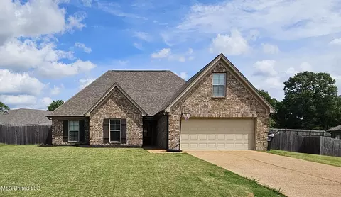 121 Highland Dr, Senatobia, MS 38668