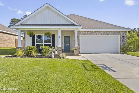5437 Overland Dr, Biloxi, MS 39532