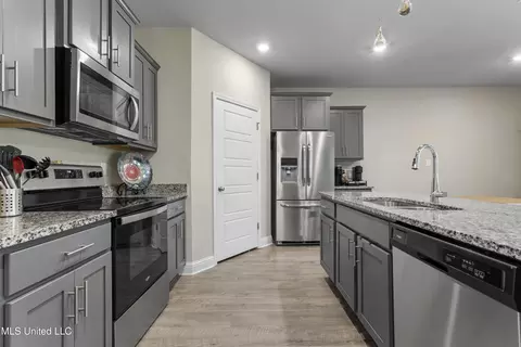 5437 Overland Dr, Biloxi, MS 39532 photo 12