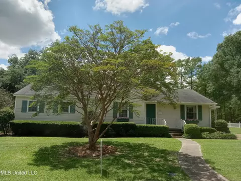 207 W Percy St, Indianola, MS 38751