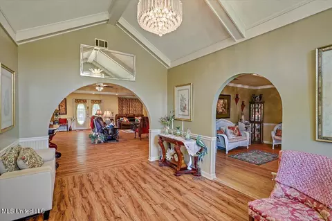 Entry Way - 107 Chalet Strasse, Brandon, MS 39042 photo 2 of 3