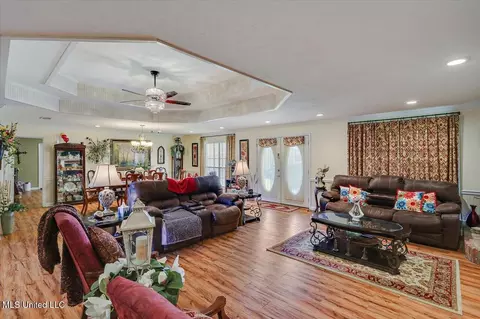 Living - 107 Chalet Strasse, Brandon, MS 39042 photo 2 of 4