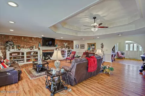 Living - 107 Chalet Strasse, Brandon, MS 39042 photo 3 of 4