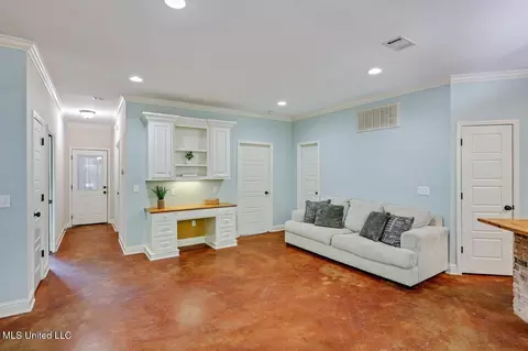 Entry Way - 114 Parkway Cv, Brandon, MS 39047 photo 2 of 3