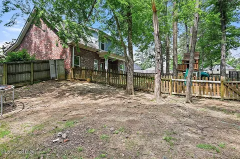 Exterior - 114 Parkway Cv, Brandon, MS 39047 photo 6 of 11