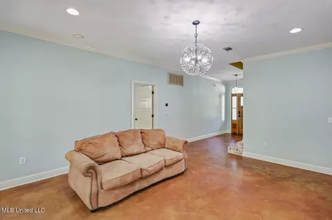 Living - 114 Parkway Cv, Brandon, MS 39047 photo 2 of 7