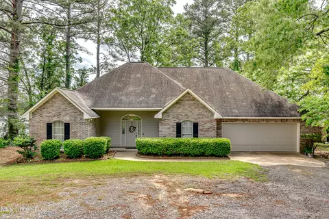 345 Lakeshore Dr, Madison, MS 39110