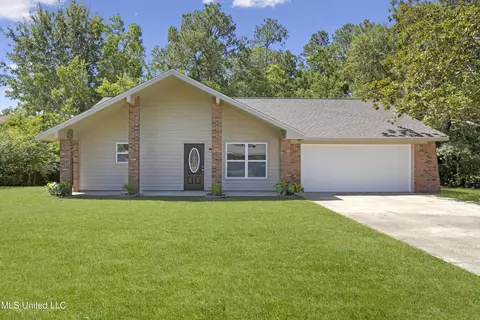 2410 E Birch Dr, Gulfport, MS 39503