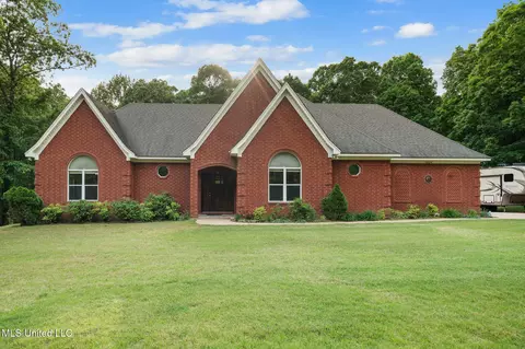 1429 Laughter Rd, Hernando, MS 38632