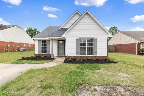10627 Pecan View Dr, Olive Branch, MS 38654