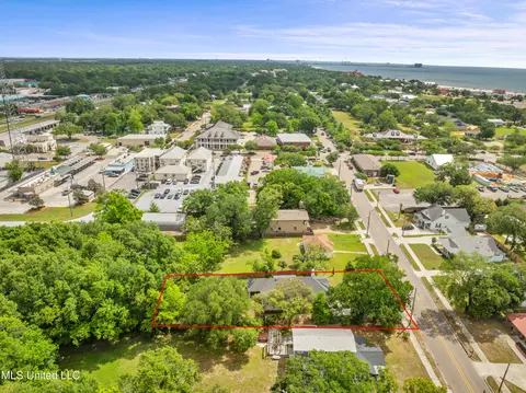 View/Area - 118 W Third St, Long Beach, MS 39560 photo 5 of 5
