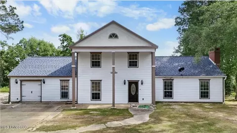 1975 Bayside Dr, Biloxi, MS 39532