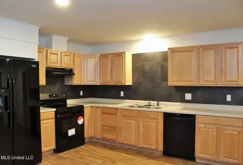 6908 Trehern St, Moss Point, MS 39563 photo 5