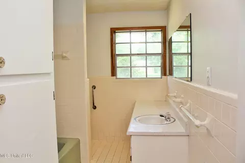 6908 Trehern St, Moss Point, MS 39563 photo 21