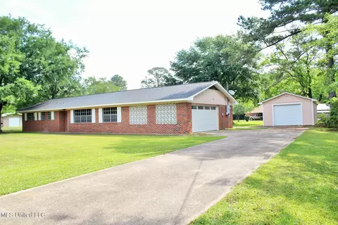6908 Trehern St, Moss Point, MS 39563