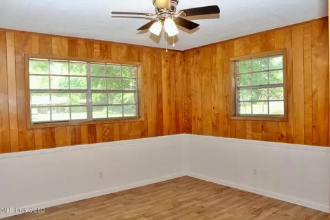 6908 Trehern St, Moss Point, MS 39563 photo 17