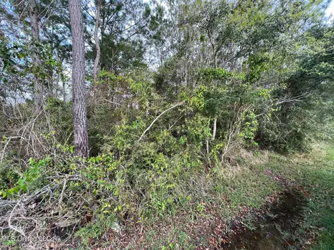 823 Faith St, Waveland, MS 39576