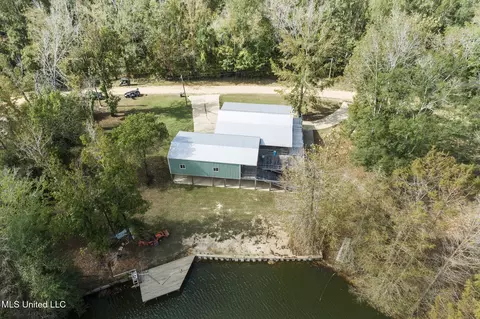 132 Holly Ln, Lucedale, MS 39452 photo 4