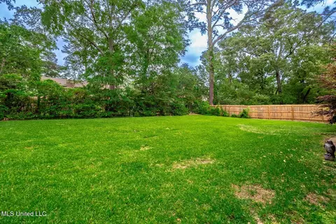 Exterior - 2012 Southwood Rd, Jackson, MS 39211 photo 4 of 5