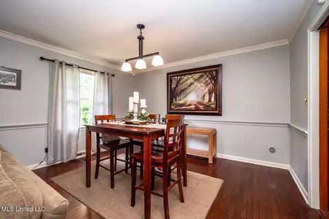 Dining - 2012 Southwood Rd, Jackson, MS 39211 photo 1 of 1