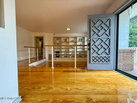 Entry Way - 3316 Old Canton Rd, Jackson, MS 39216 photo 1 of 4