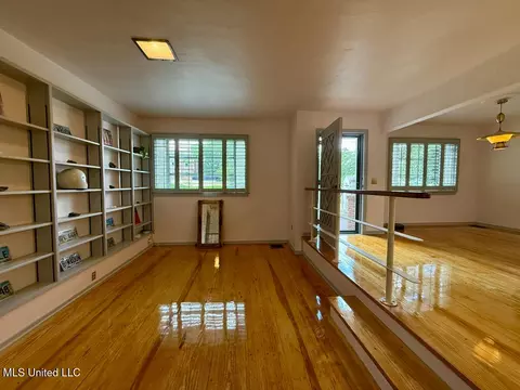 Living - 3316 Old Canton Rd, Jackson, MS 39216 photo 1 of 1