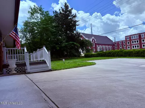 Exterior - 3316 Old Canton Rd, Jackson, MS 39216 photo 11 of 11