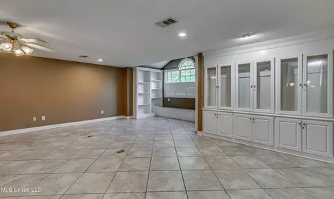 Living - 203 Remington Dr, Brandon, MS 39042 photo 6 of 9
