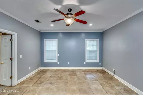 Living - 203 Remington Dr, Brandon, MS 39042 photo 5 of 9