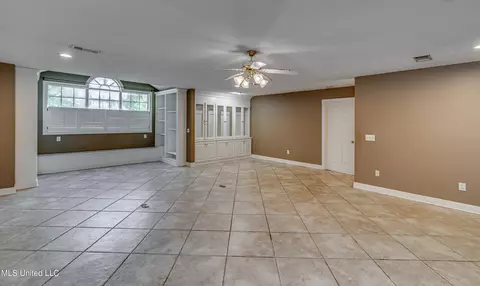 Living - 203 Remington Dr, Brandon, MS 39042 photo 9 of 9