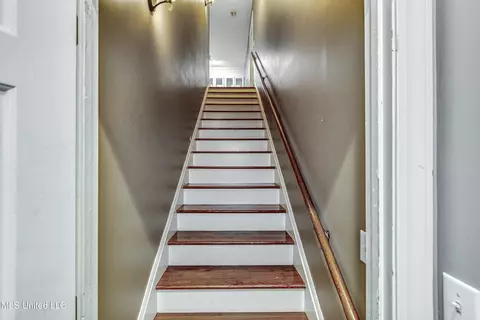 Entry Way - 203 Remington Dr, Brandon, MS 39042 photo 3 of 3