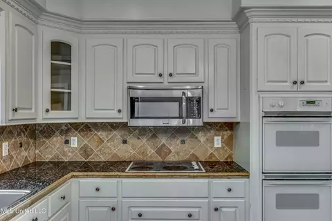 Kitchen - 203 Remington Dr, Brandon, MS 39042 photo 2 of 4