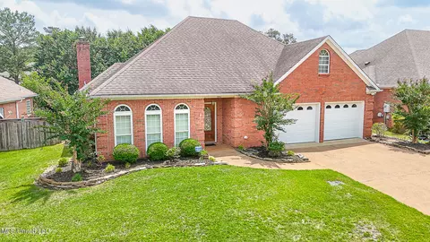 567 Spring Lake Dr, Pearl, MS 39208