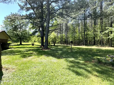 Exterior - 235 Parks Rd, Jackson, MS 39212 photo 4 of 7