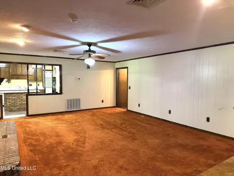 Living - 235 Parks Rd, Jackson, MS 39212 photo 2 of 2