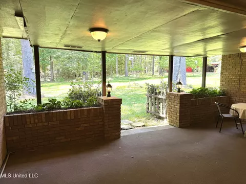 Exterior - 235 Parks Rd, Jackson, MS 39212 photo 6 of 7
