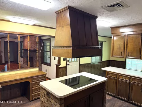 Kitchen - 235 Parks Rd, Jackson, MS 39212 photo 1 of 2