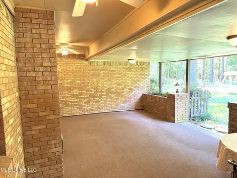 Exterior - 235 Parks Rd, Jackson, MS 39212 photo 5 of 7